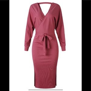 Mauve V neck long sleeve self belt dress.